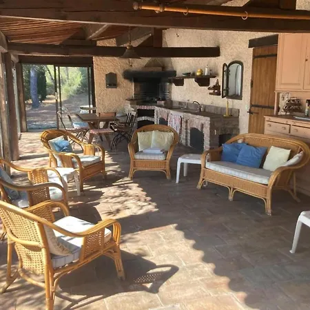 With Private Pool & Boules Court * Bandol