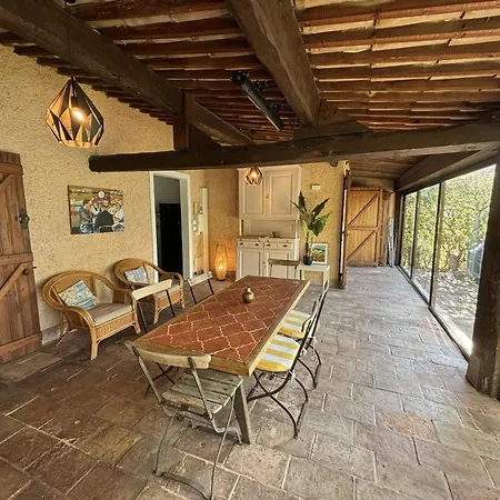 With Private Pool & Boules Court Ferienhaus