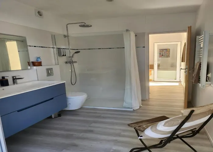 With Private Pool & Boules Court Bandol