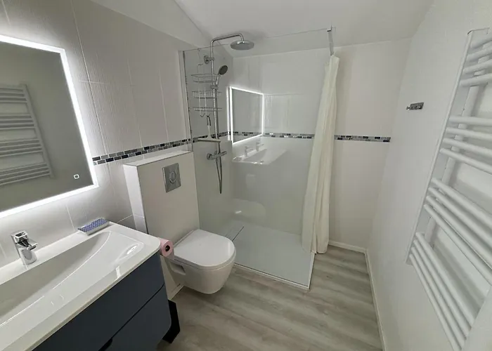 With Private Pool & Boules Court Ferienhaus *