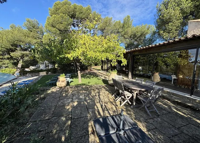 With Private Pool & Boules Court Ferienhaus *