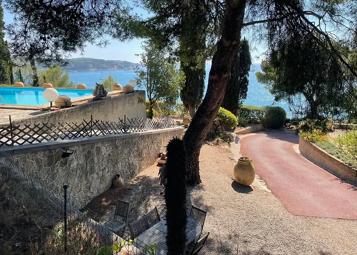With Private Pool & Boules Court Ferienhaus Bandol